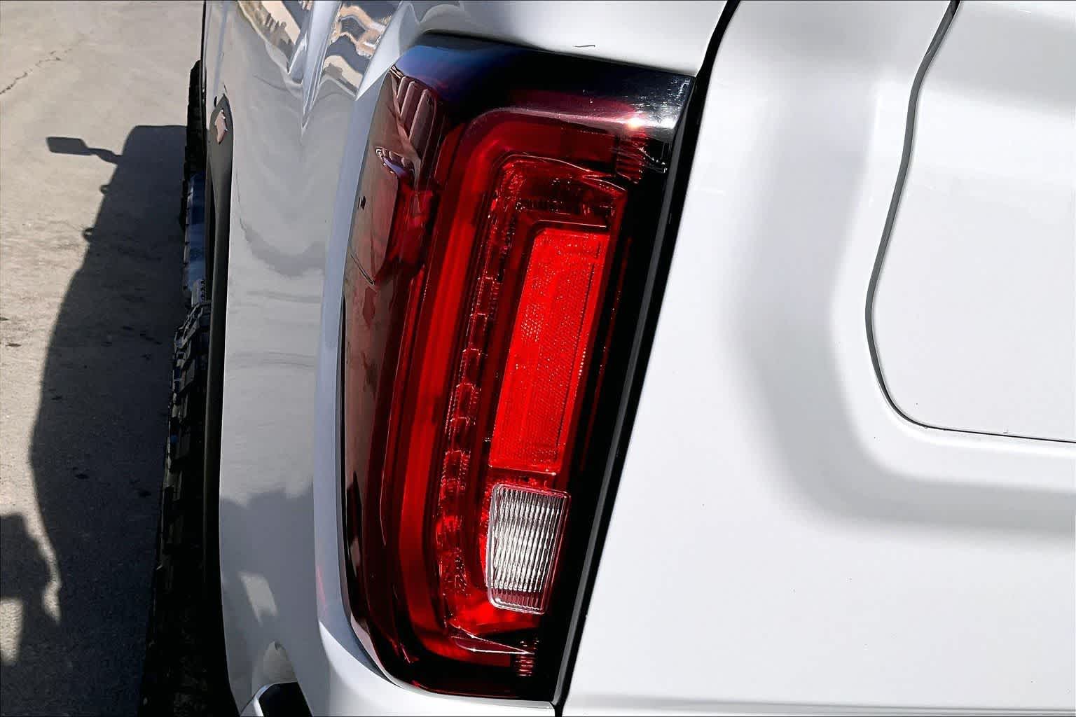 Thumbnail: 2022 GMC Sierra 2500 - 32