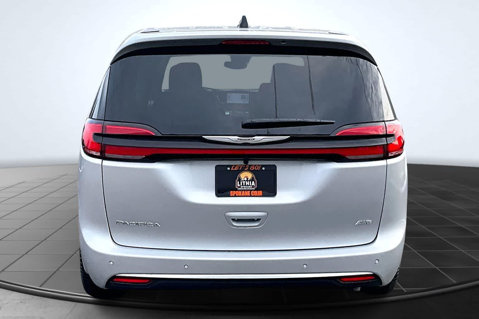 Thumbnail: 2026 Chrysler Pacifica - 5