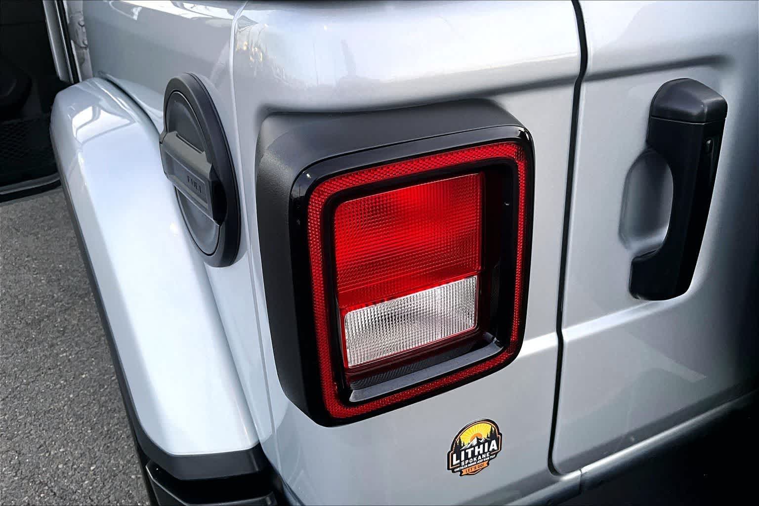 Thumbnail: 2023 Jeep Wrangler - 32