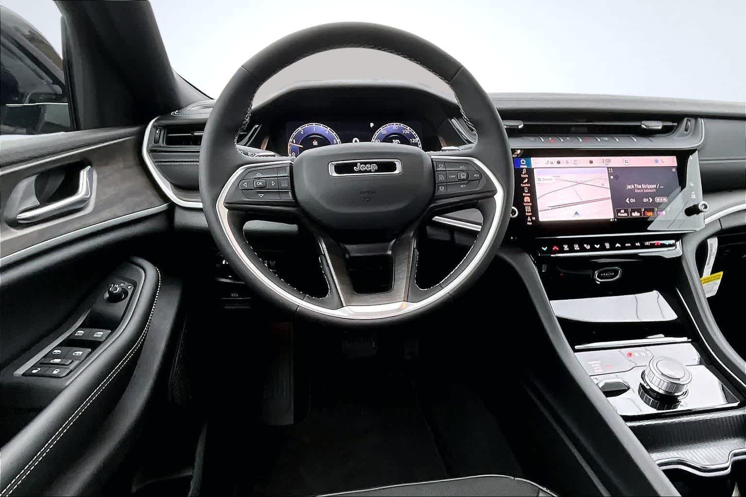 Thumbnail: 2026 Jeep Grand Cherokee - 15