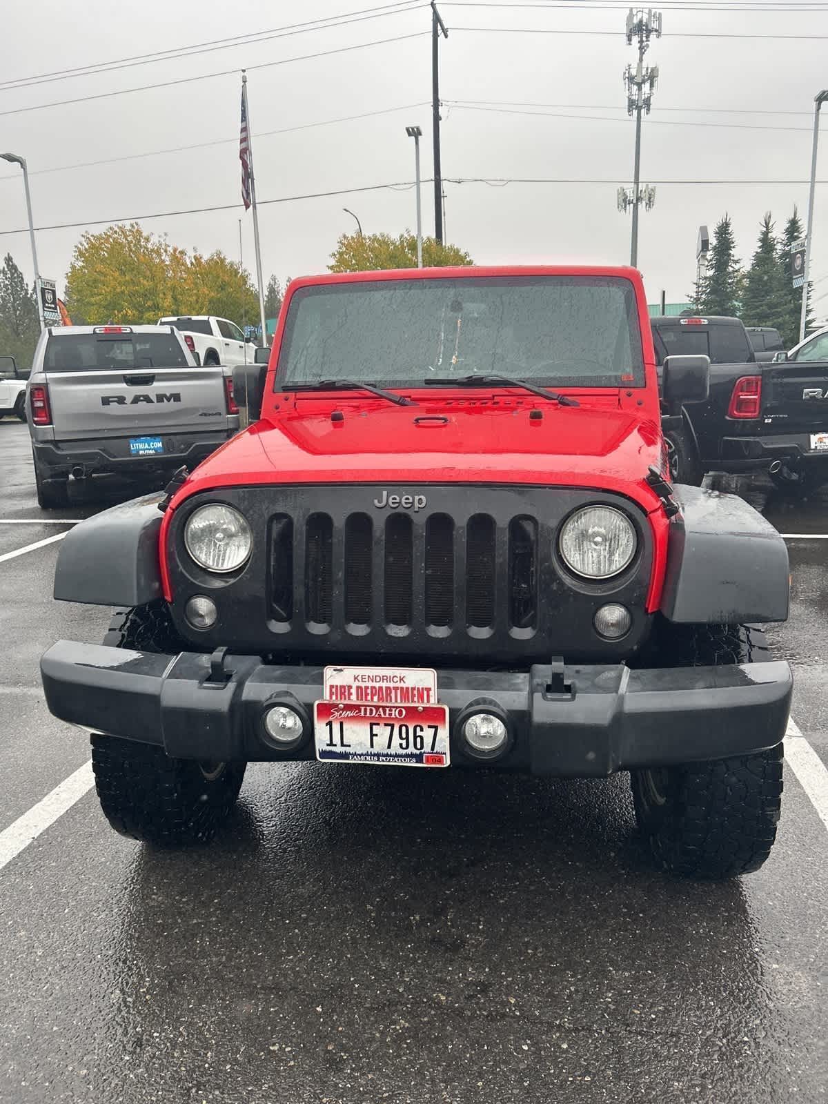 2016 Jeep Wrangler Unlimited Black Bear photo 2