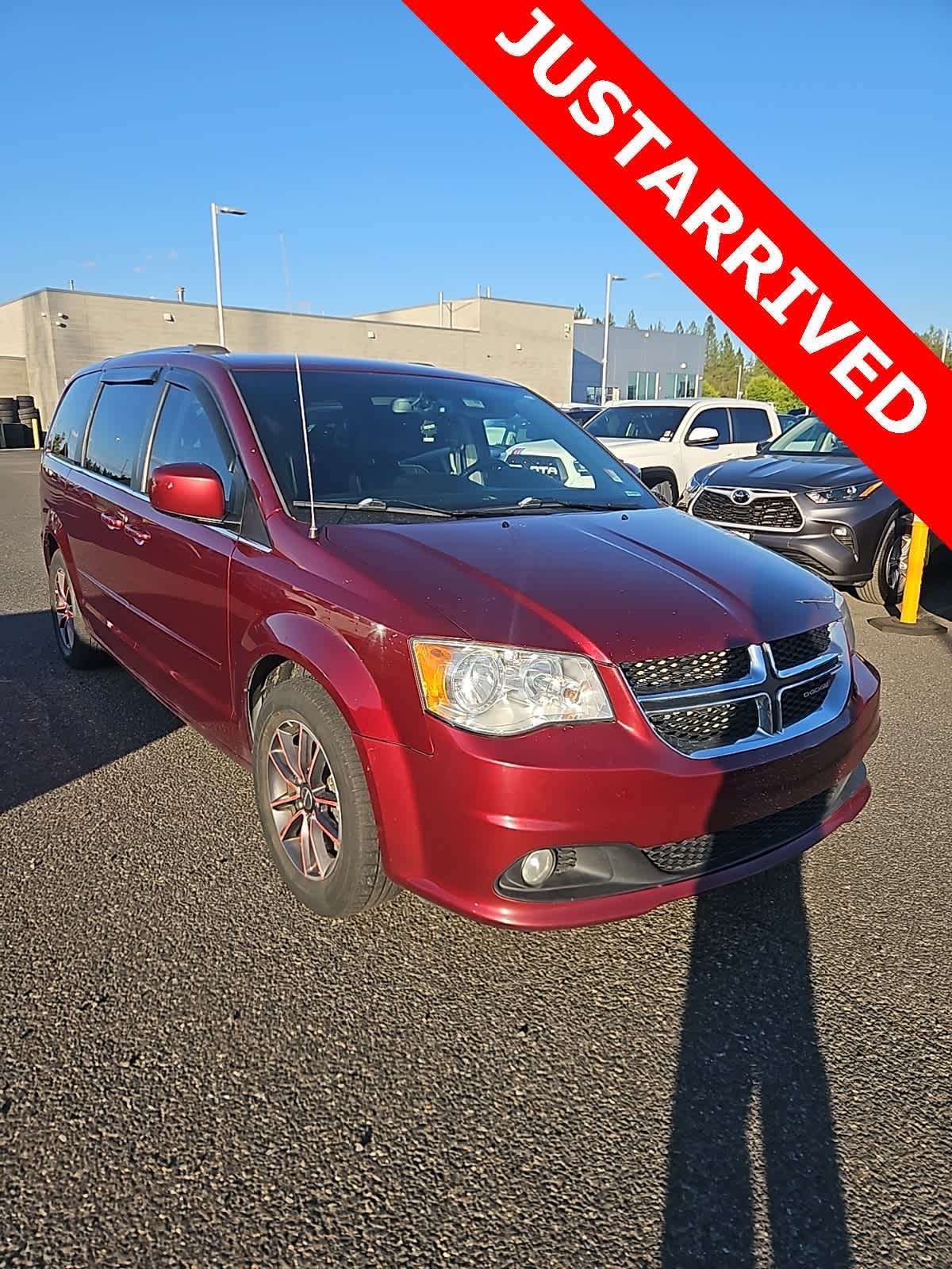 Thumbnail: 2017 Dodge Grand Caravan - 2