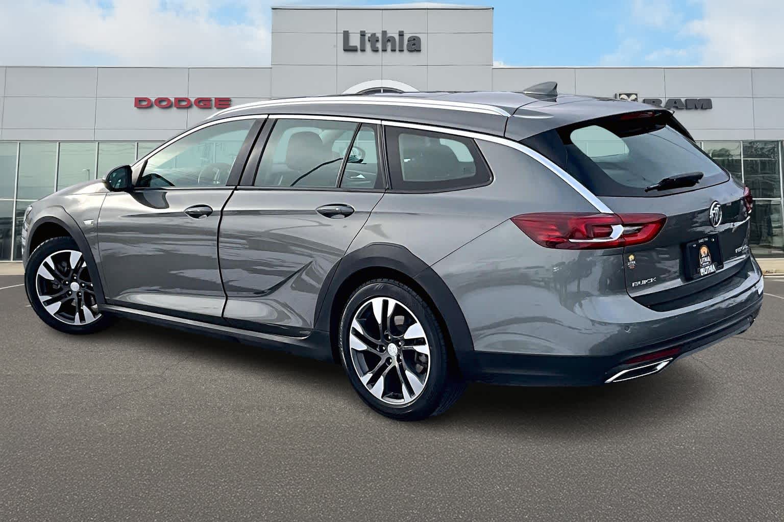 Thumbnail: 2018 Buick Regal - 4