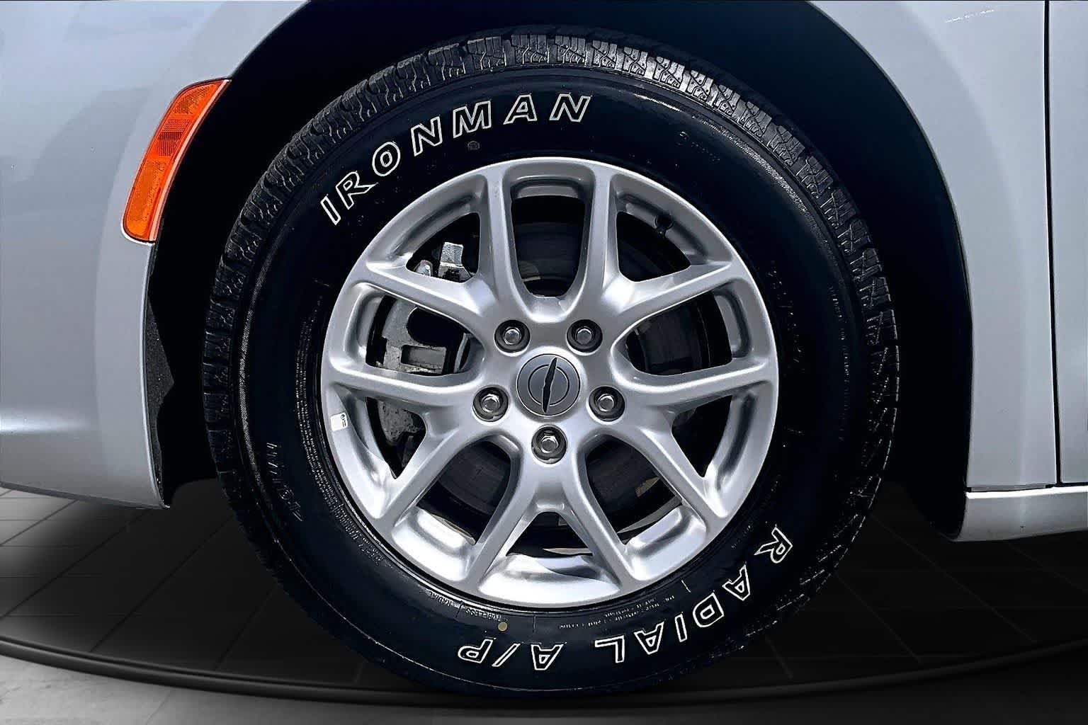 Thumbnail: 2024 Chrysler Pacifica - 8