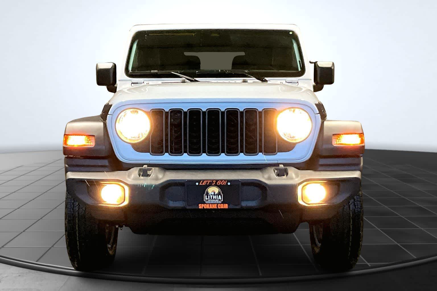 Thumbnail: 2026 Jeep Wrangler - 6