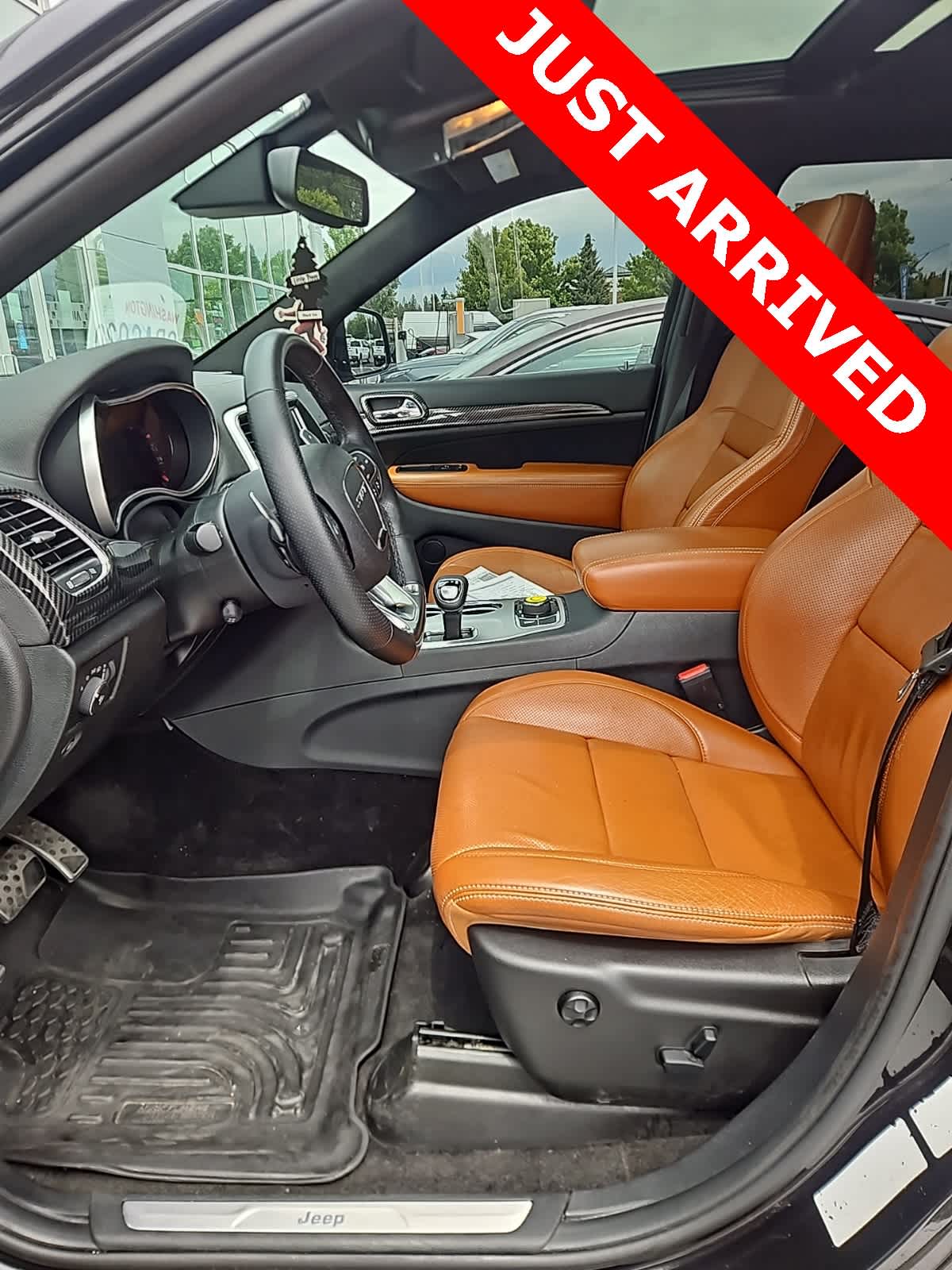 Thumbnail: 2015 Jeep Grand Cherokee - 7