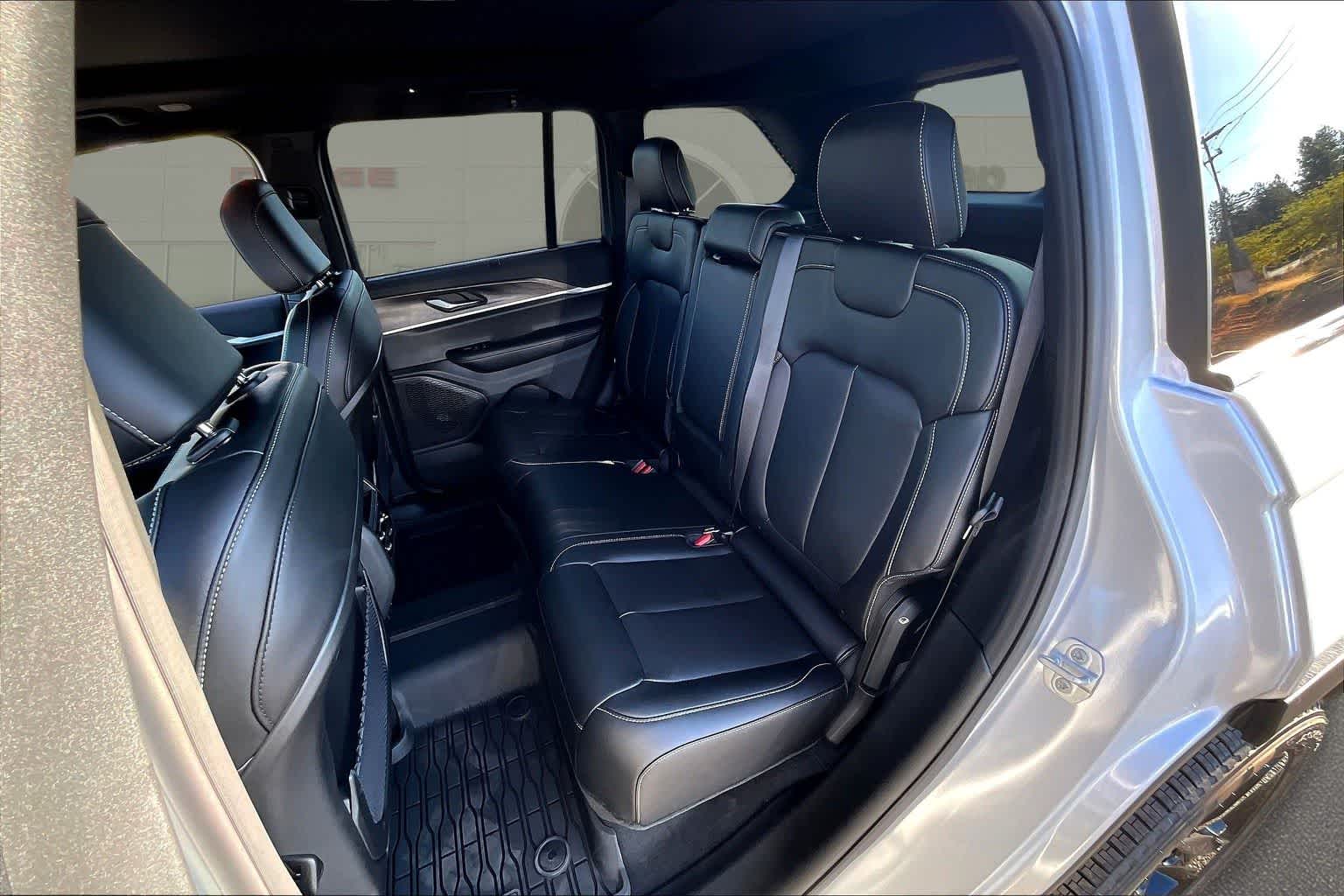 Thumbnail: 2025 Jeep Grand Cherokee - 13