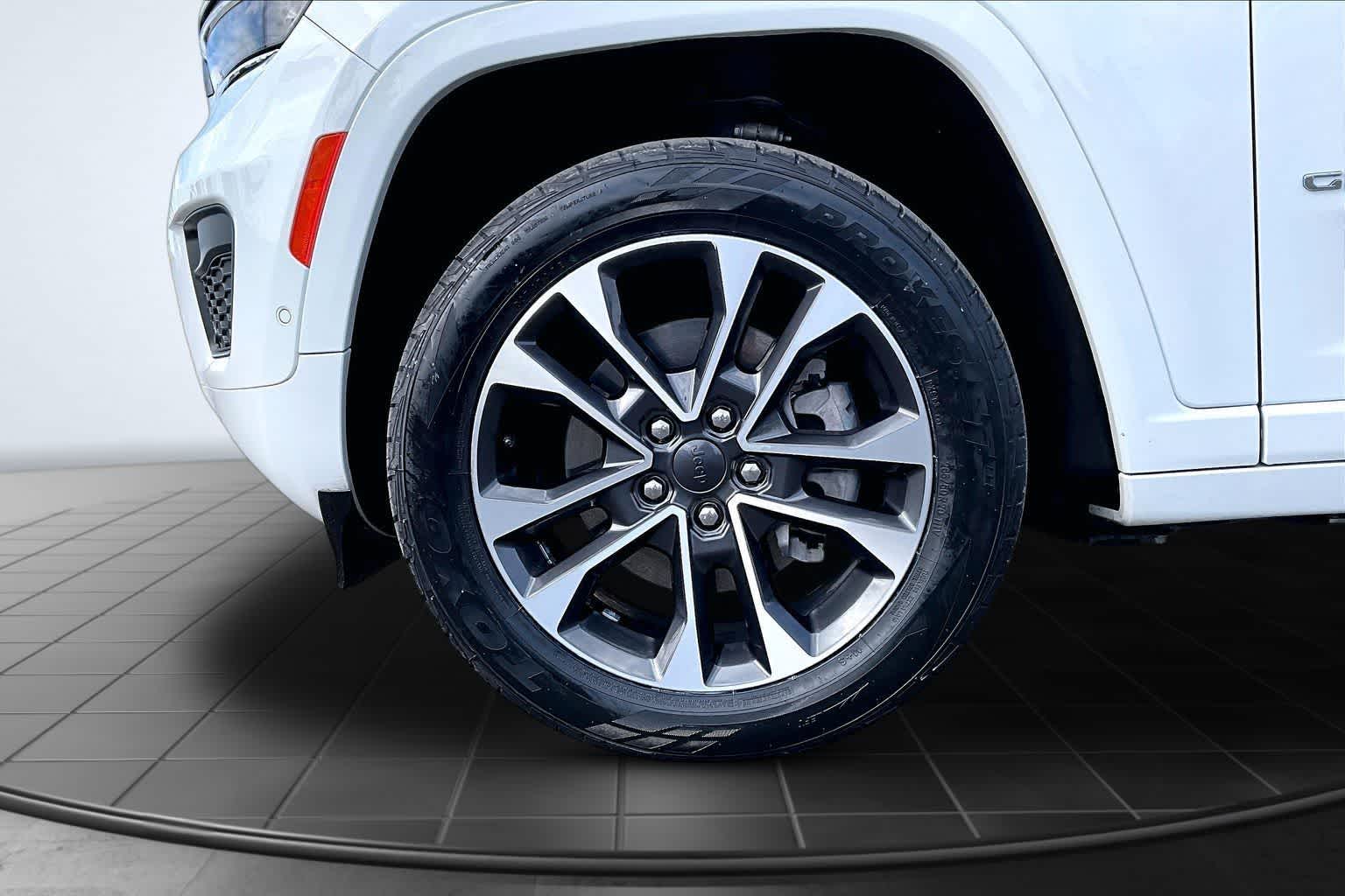 Thumbnail: 2022 Jeep Grand Cherokee - 7