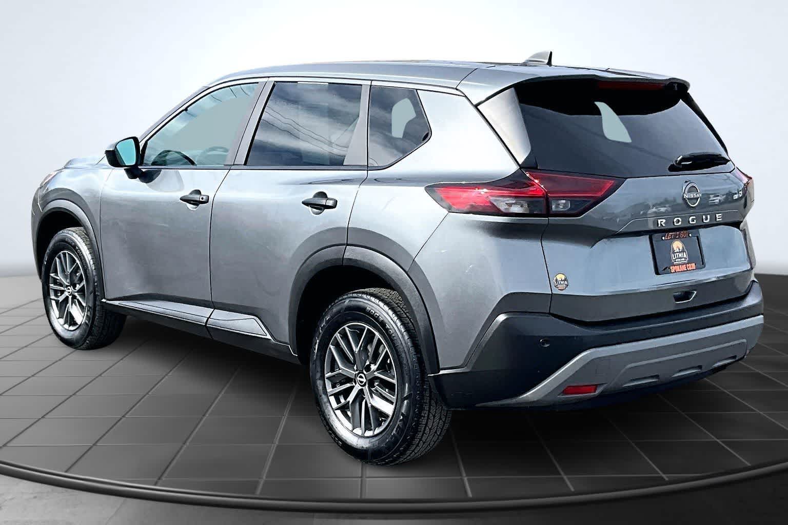 Thumbnail: 2023 Nissan Rogue - 4