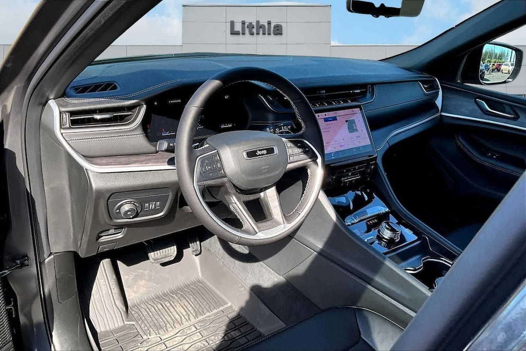 New 2025 Jeep Grand Cherokee Limited Sport Utility