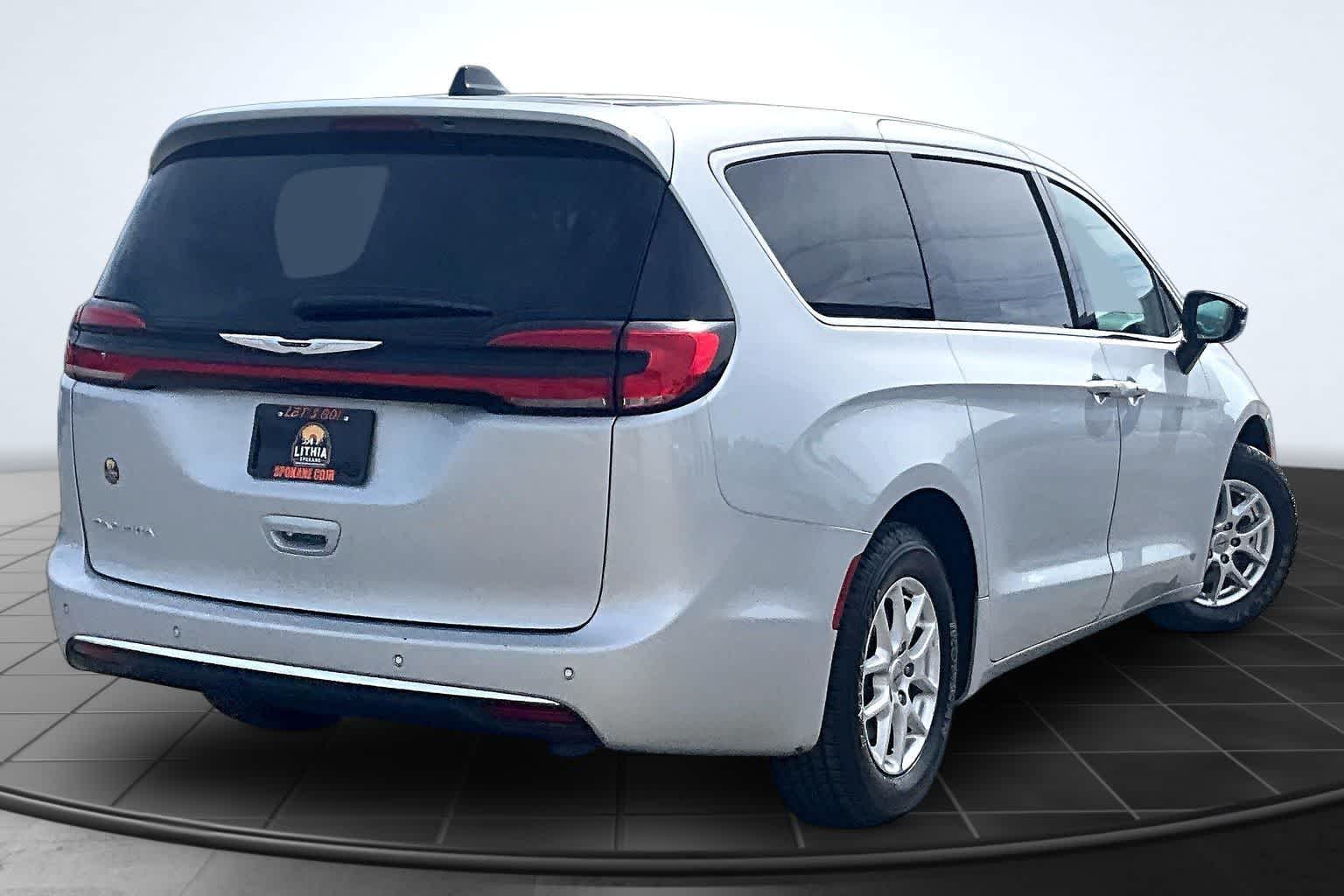 Thumbnail: 2024 Chrysler Pacifica - 23