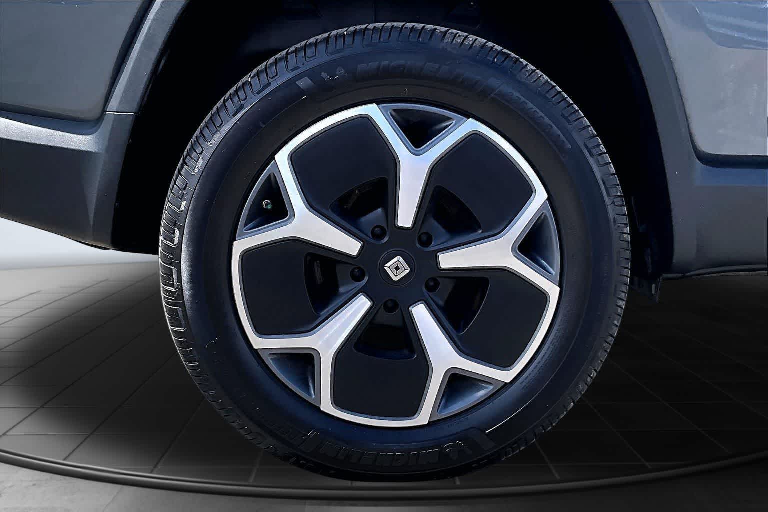 Thumbnail: 2023 Rivian R1S - 34
