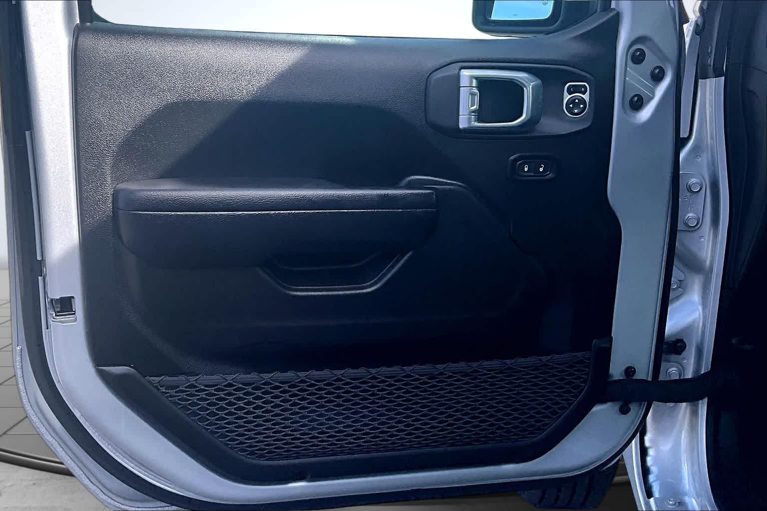 Thumbnail: 2024 Jeep Wrangler - 28