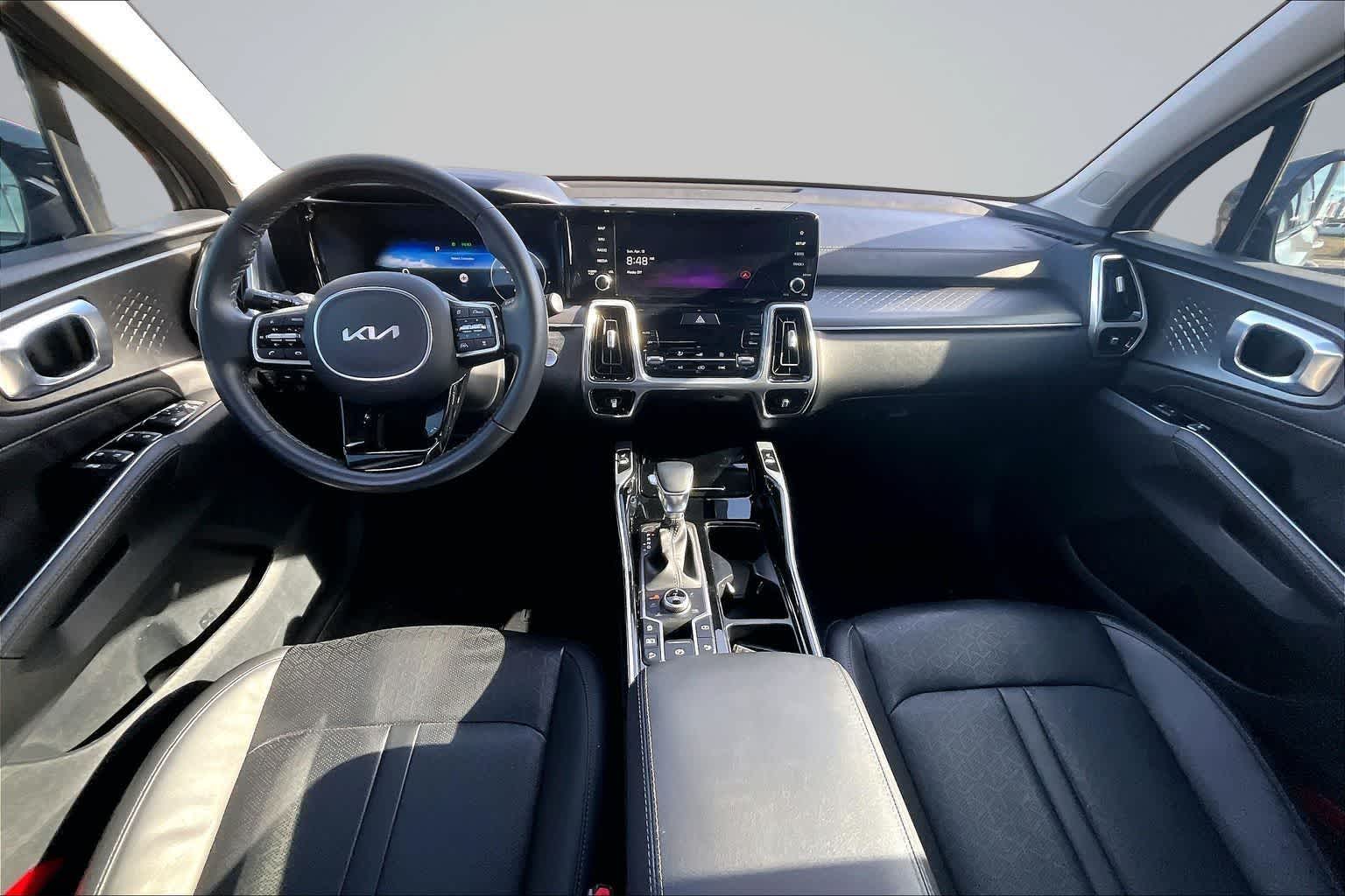 Thumbnail: 2023 Kia Sorento - 10