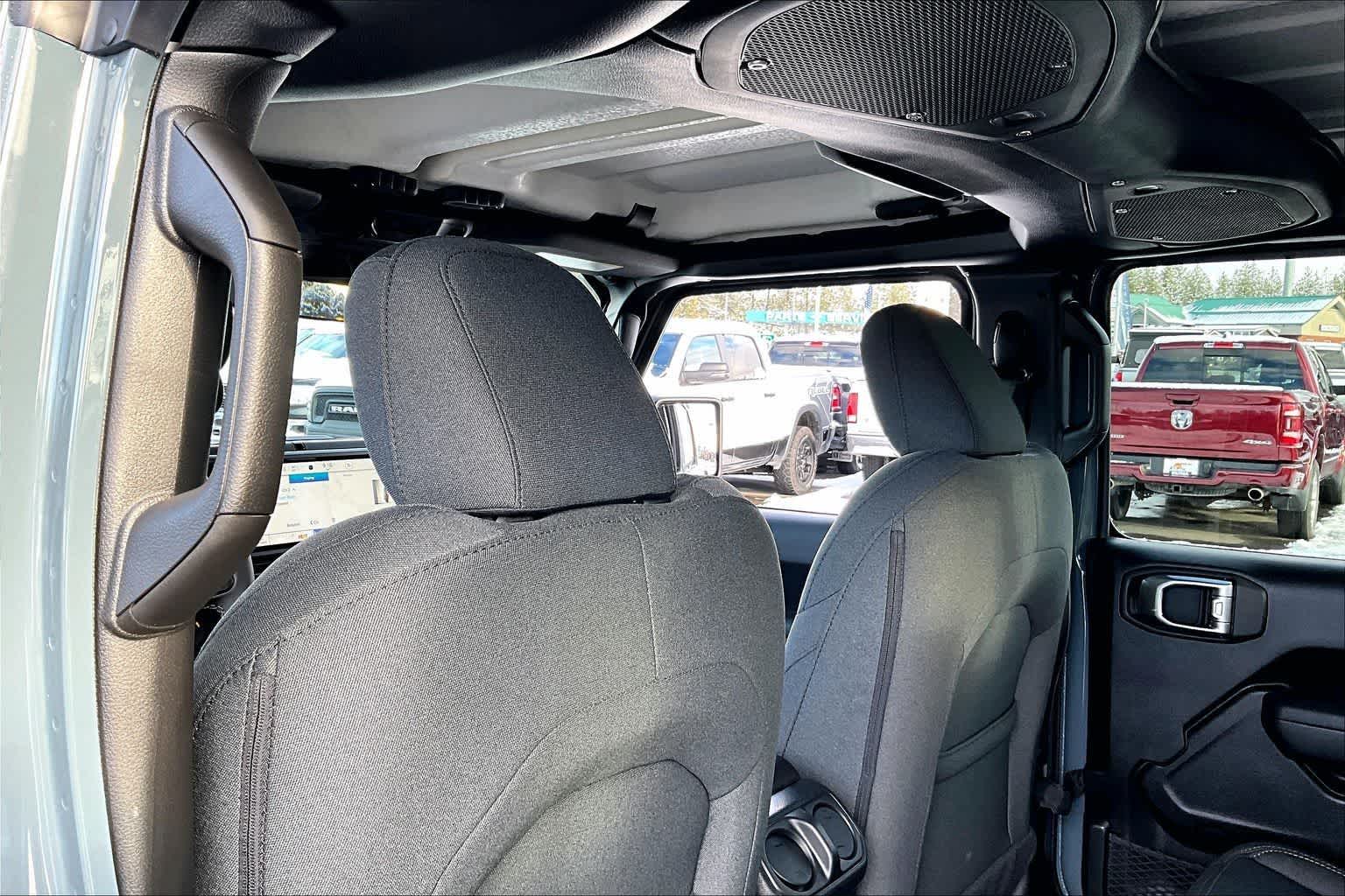 Thumbnail: 2026 Jeep Gladiator - 12