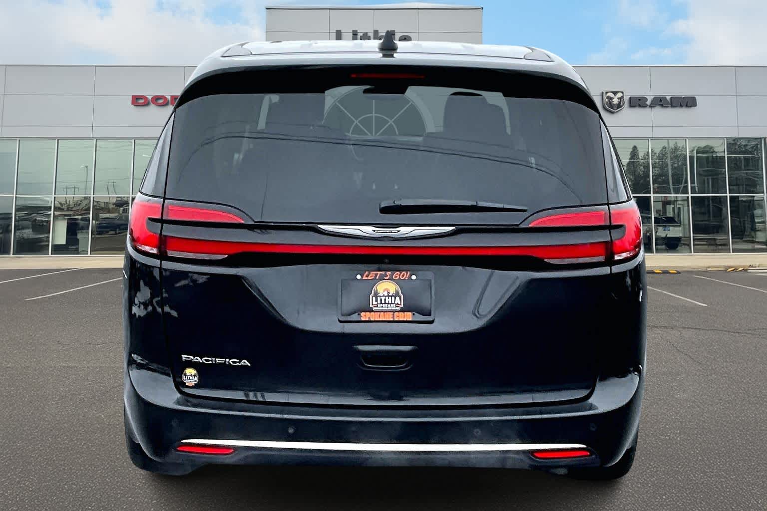 Thumbnail: 2024 Chrysler Pacifica - 5