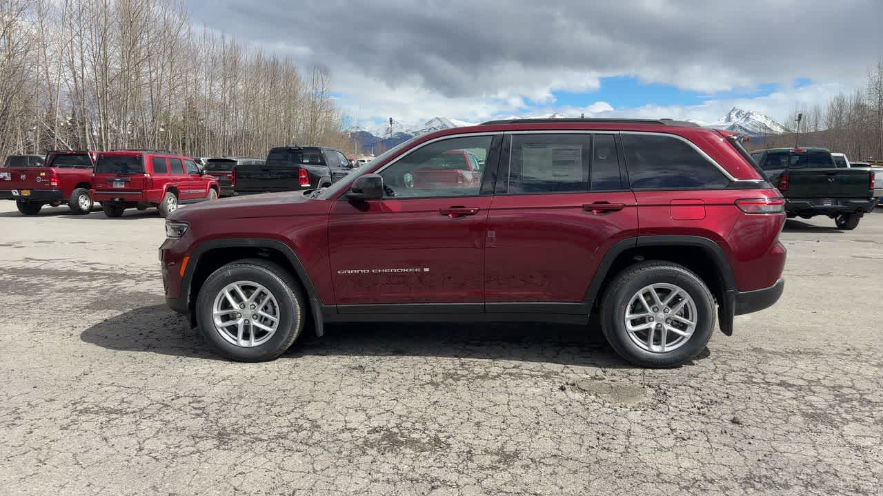 Thumbnail: 2026 Jeep Grand Cherokee - 8