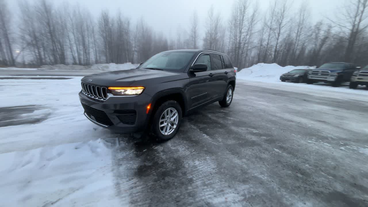 Thumbnail: 2024 Jeep Grand Cherokee - 6