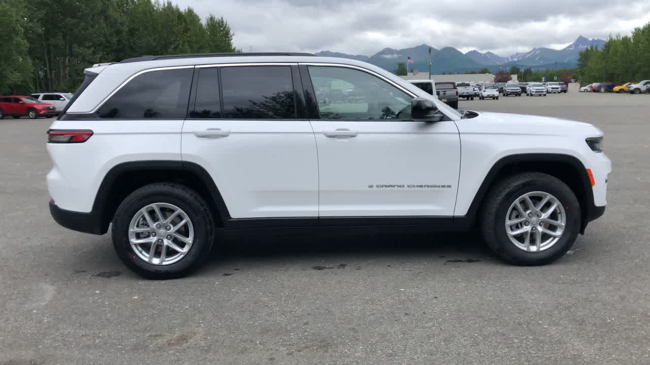 Thumbnail: 2025 Jeep Grand Cherokee - 15