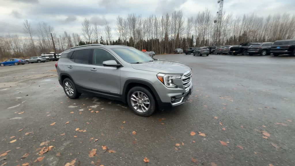 Used 2024 GMC Terrain SLT SUV