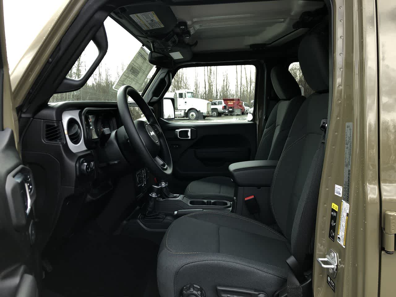 Thumbnail: 2025 Jeep Gladiator - 23