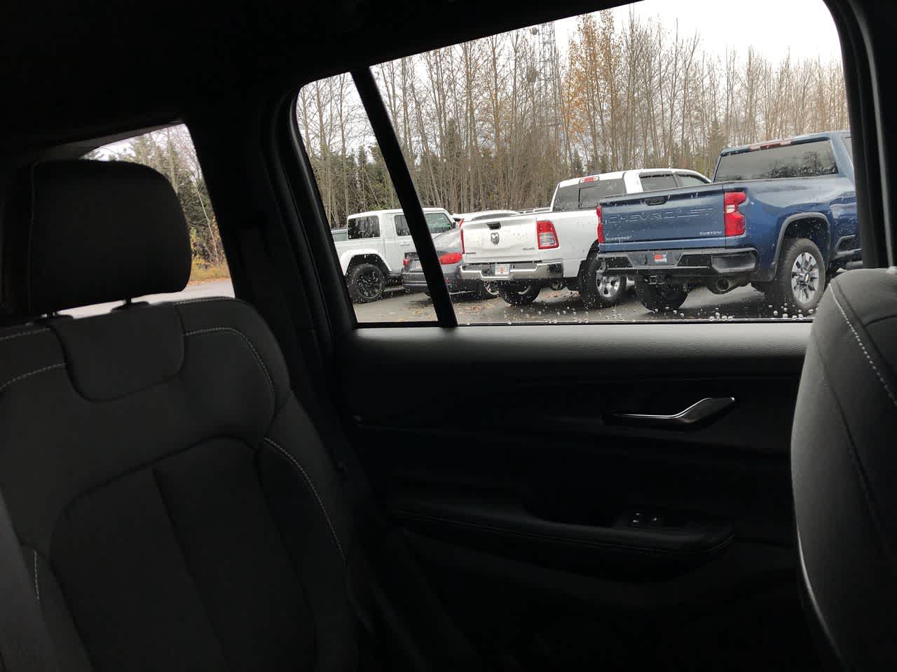 Thumbnail: 2024 Jeep Grand Cherokee - 23