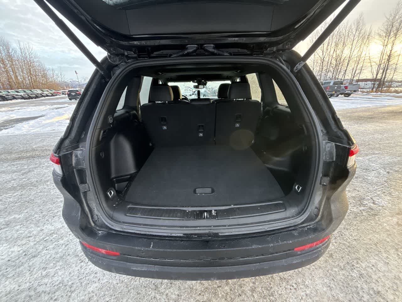 Thumbnail: 2024 Jeep Grand Cherokee - 20