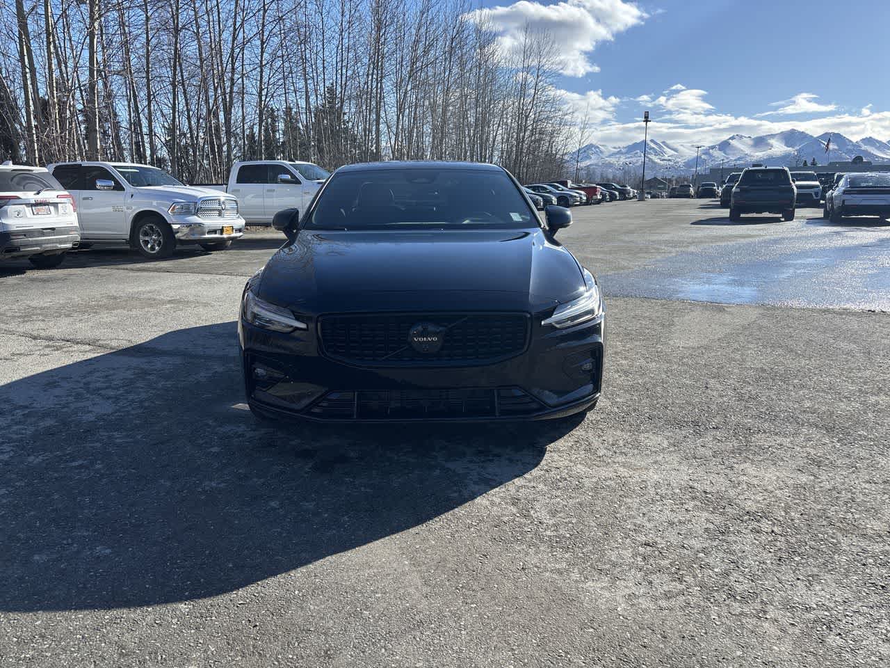 Thumbnail: 2024 Volvo S60 - 3