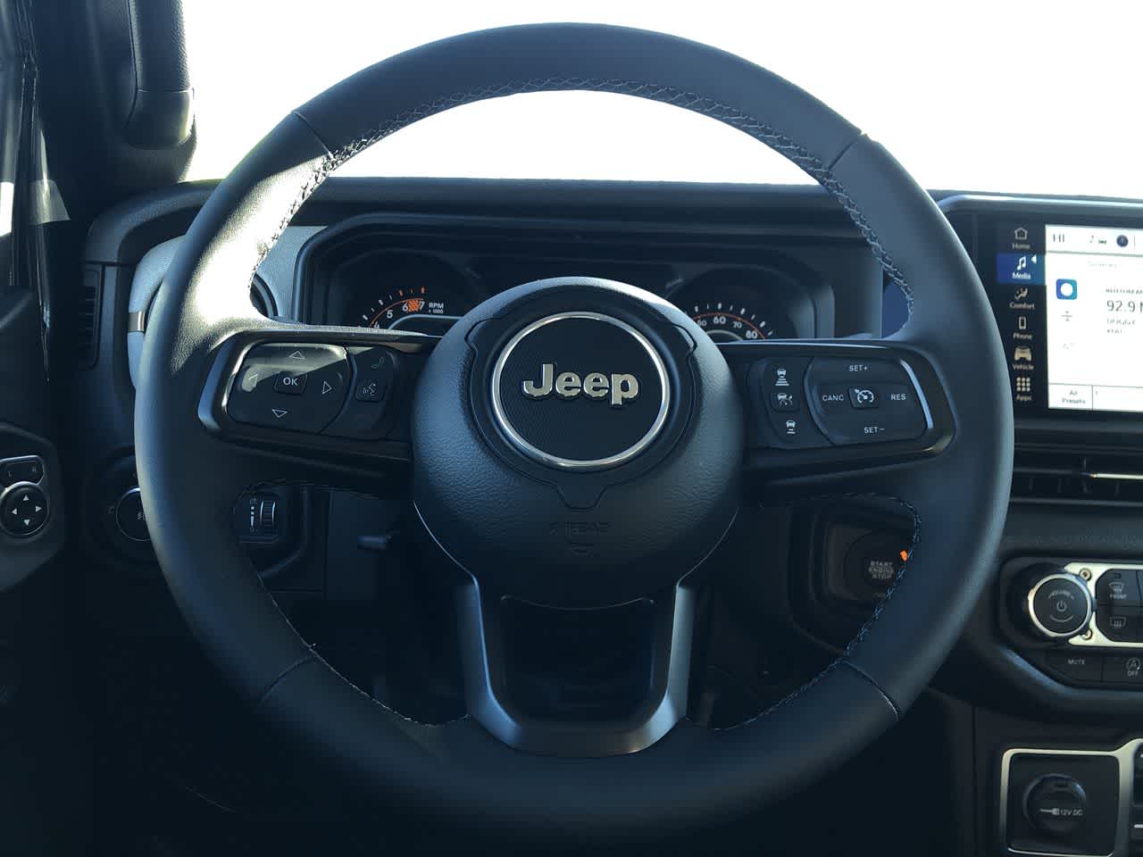 Thumbnail: 2025 Jeep Wrangler - 25
