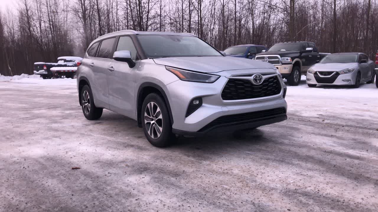 Thumbnail: 2023 Toyota Highlander - 10