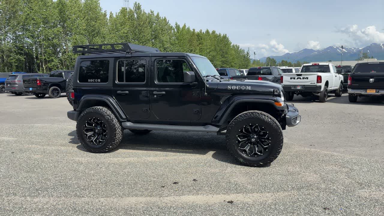 Thumbnail: 2018 Jeep Wrangler - 17