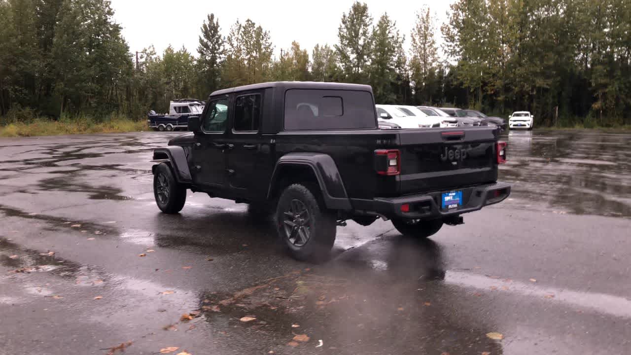 Thumbnail: 2025 Jeep Gladiator - 11