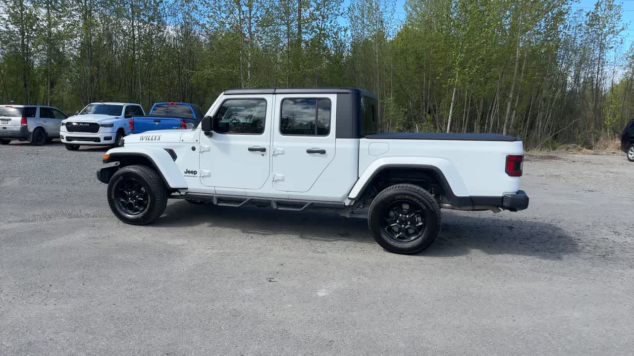 Thumbnail: 2023 Jeep Gladiator - 9