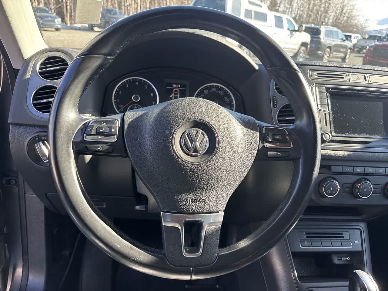 Thumbnail: 2018 Volkswagen Tiguan - 16