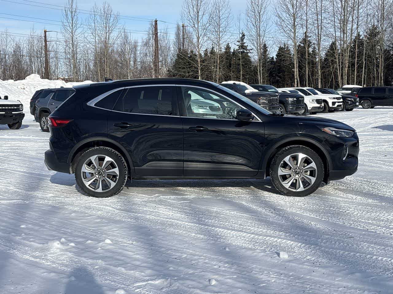 Thumbnail: 2023 Ford Escape - 9