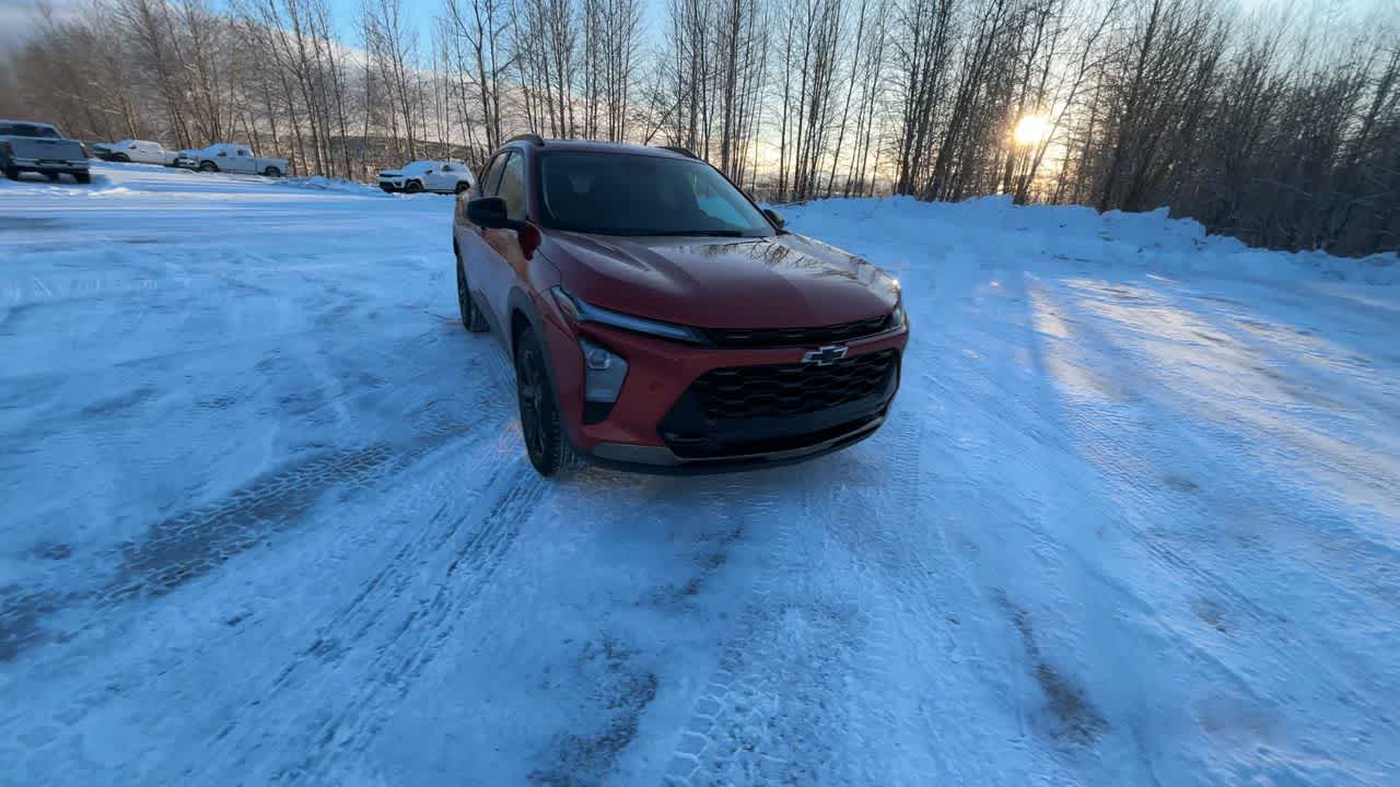 Thumbnail: 2024 Chevrolet Trax - 3