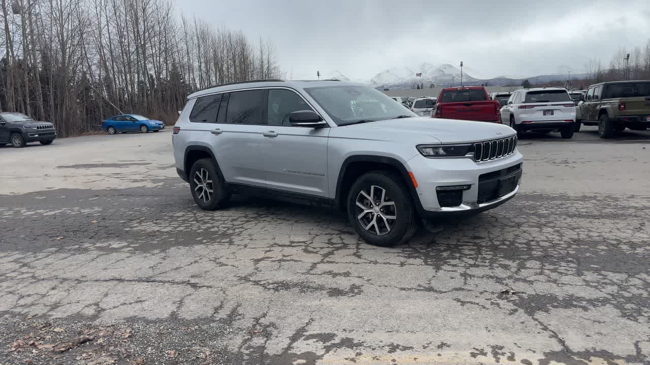 Thumbnail: 2024 Jeep Grand Cherokee L - 2