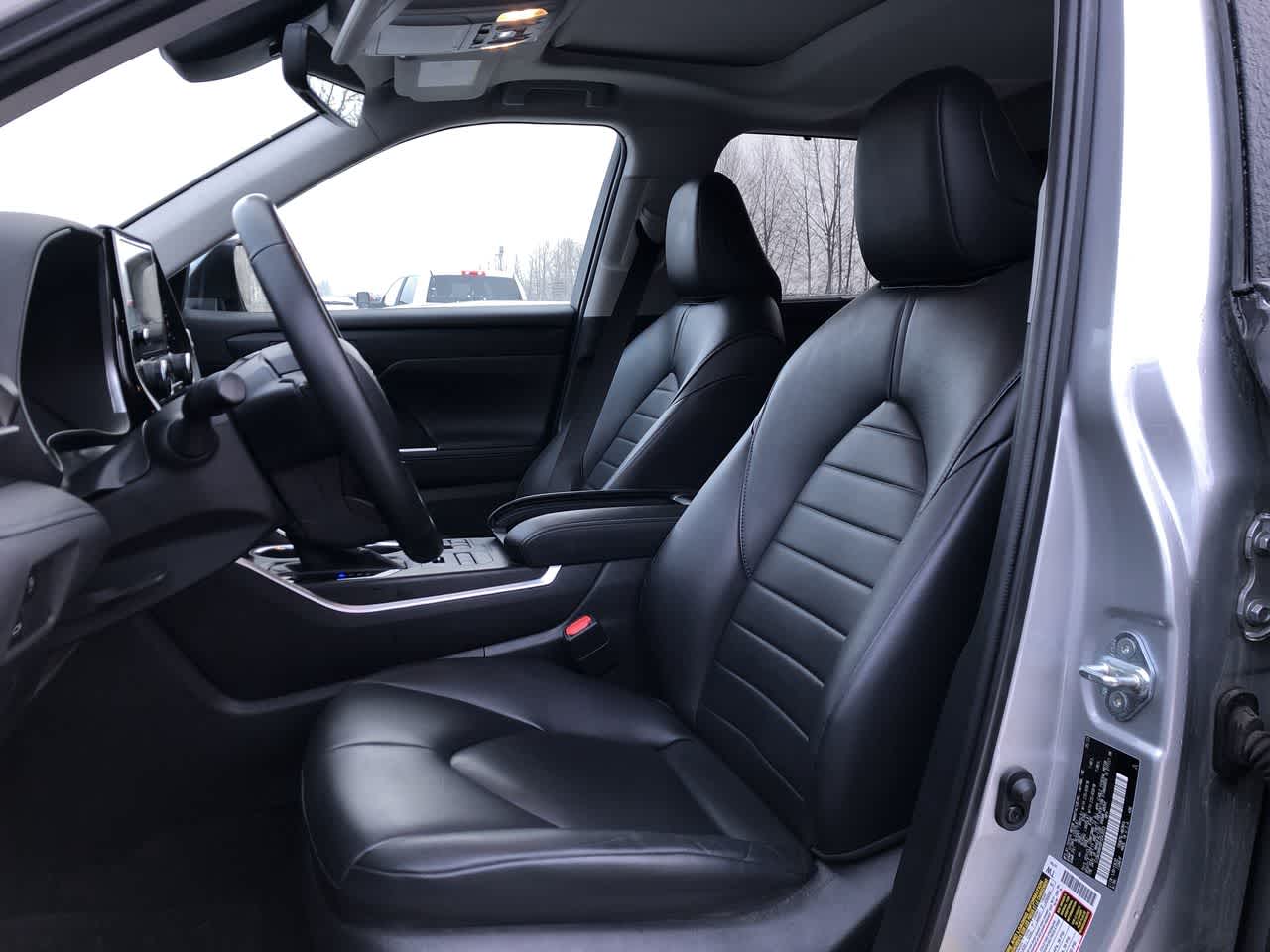 Thumbnail: 2023 Toyota Highlander - 23