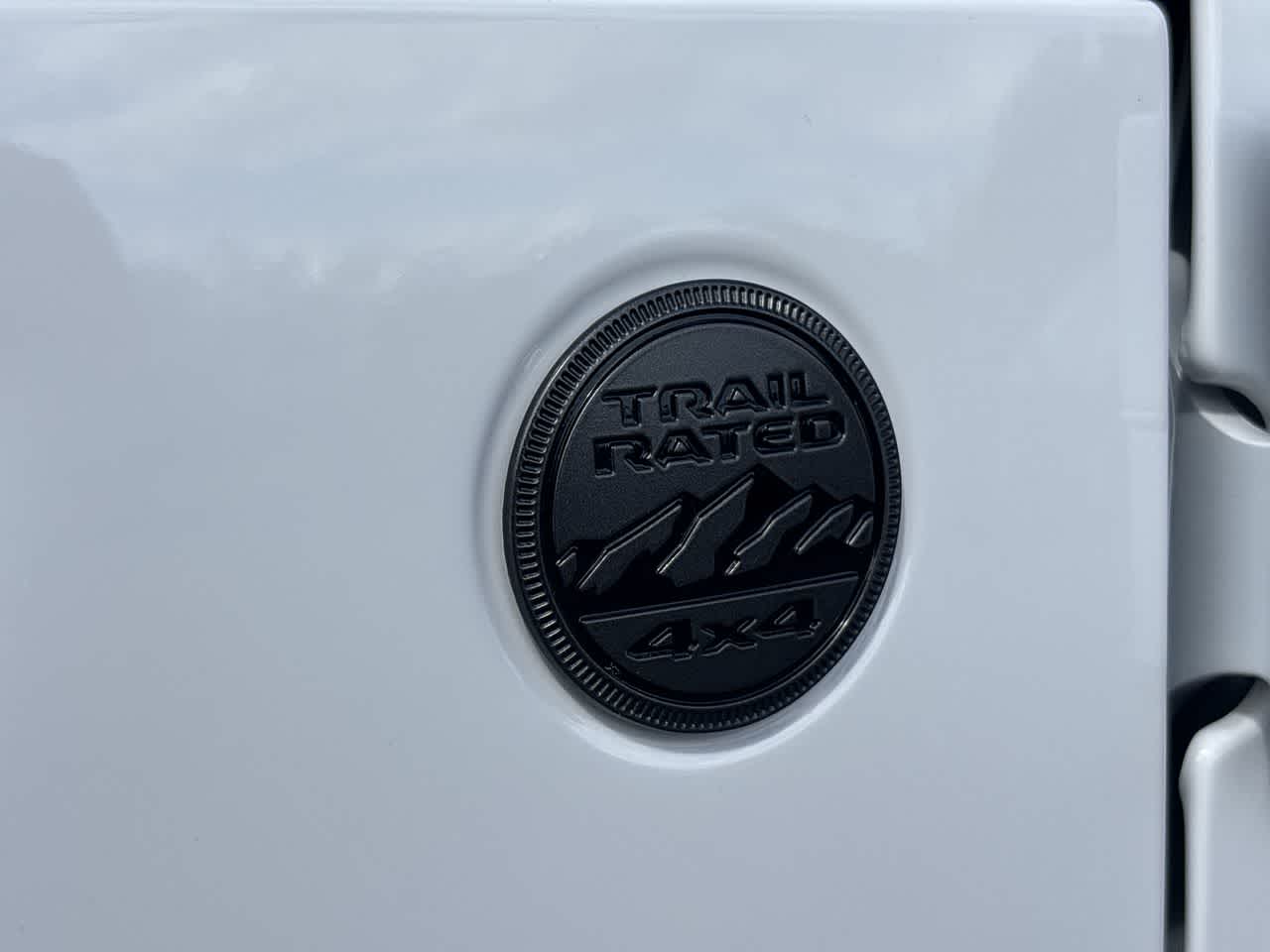 Thumbnail: 2023 Jeep Gladiator - 18