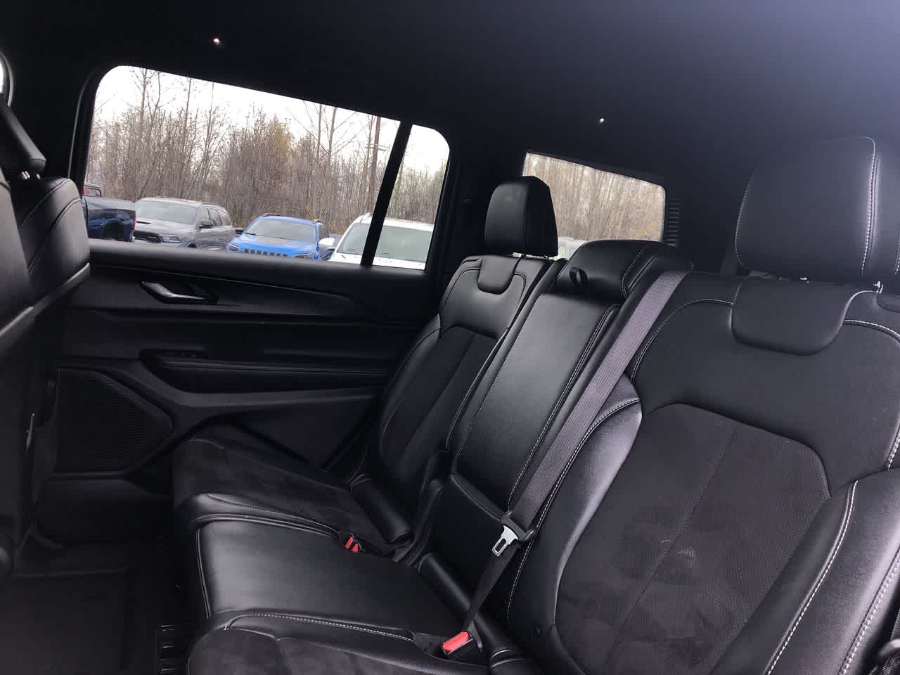 Thumbnail: 2024 Jeep Grand Cherokee L - 30