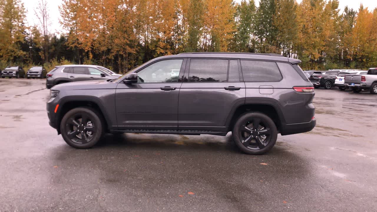 Thumbnail: 2025 Jeep Grand Cherokee - 9