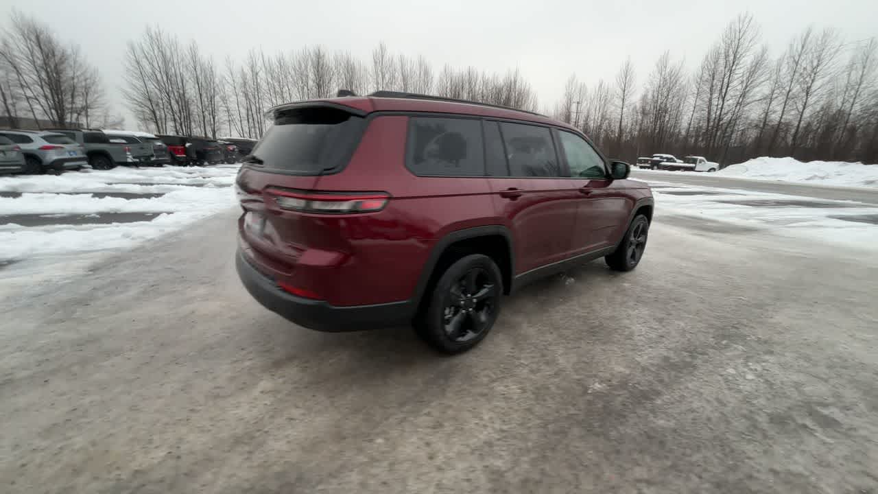 Thumbnail: 2025 Jeep Grand Cherokee - 14