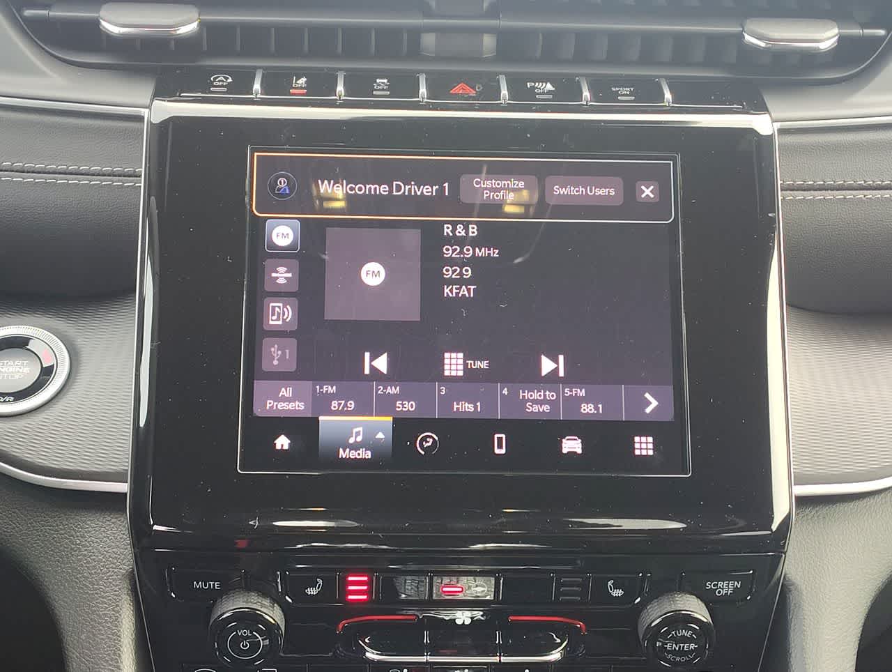 Thumbnail: 2025 Jeep Grand Cherokee - 18