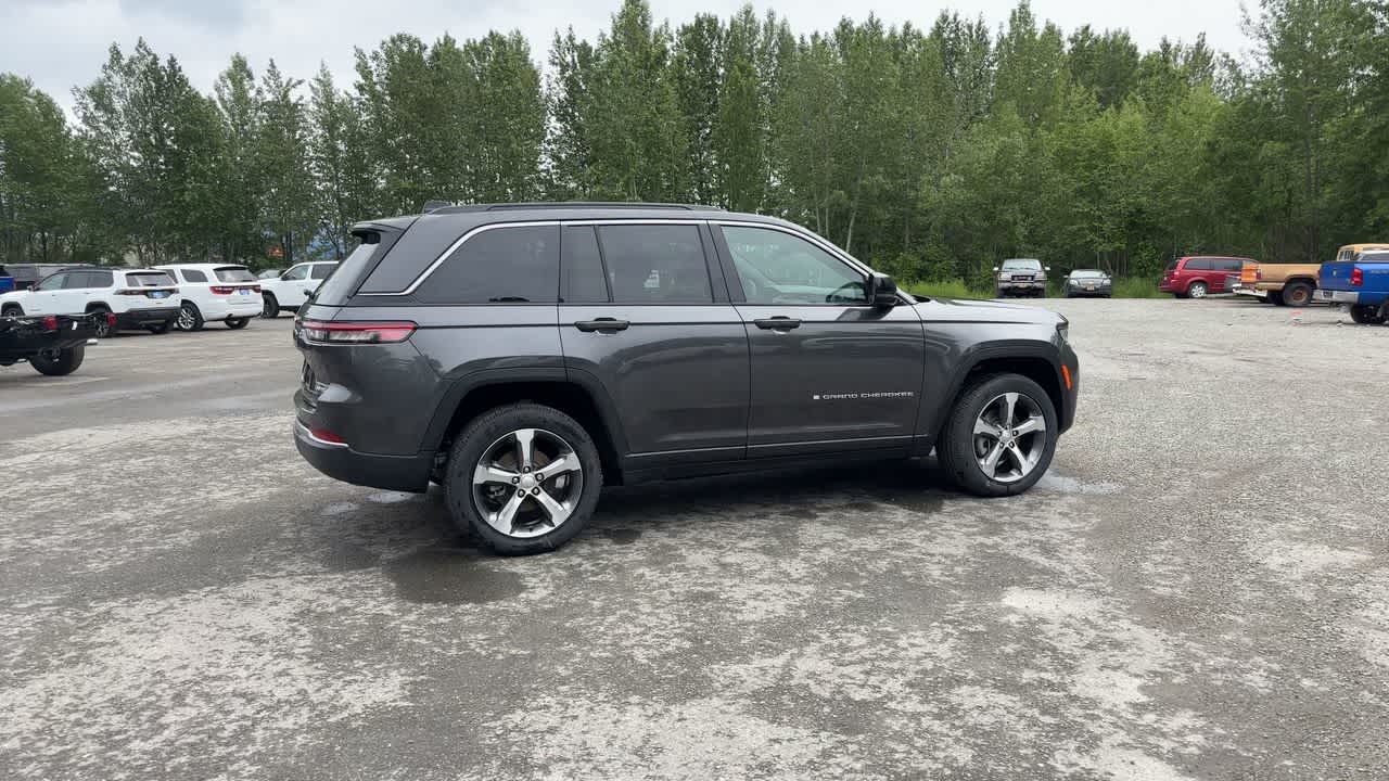 Thumbnail: 2026 Jeep Grand Cherokee - 15