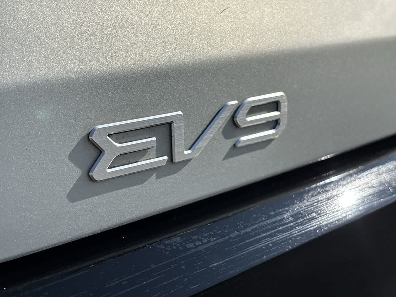 Thumbnail: 2024 Kia EV9 - 18