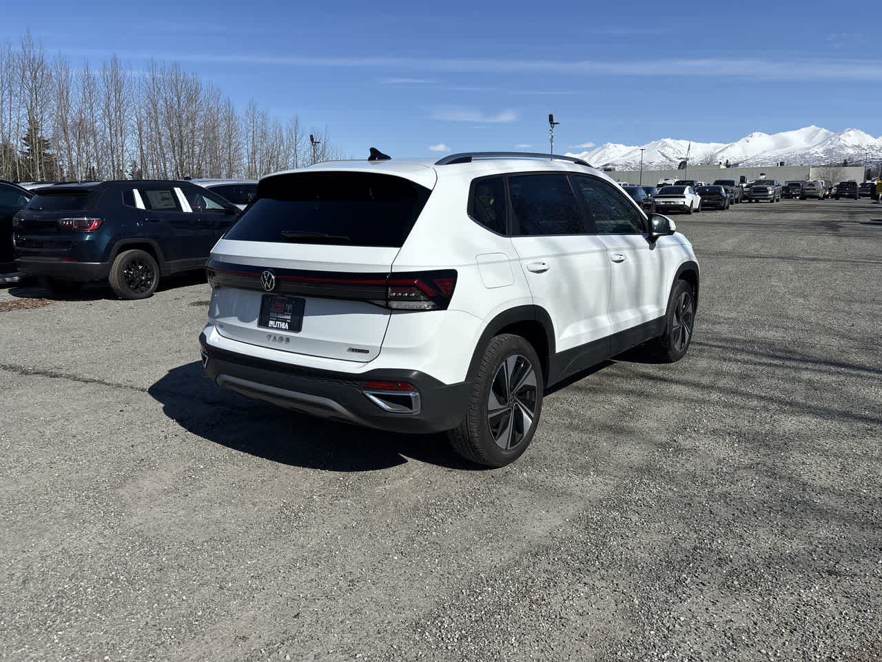 Thumbnail: 2025 Volkswagen Taos - 8