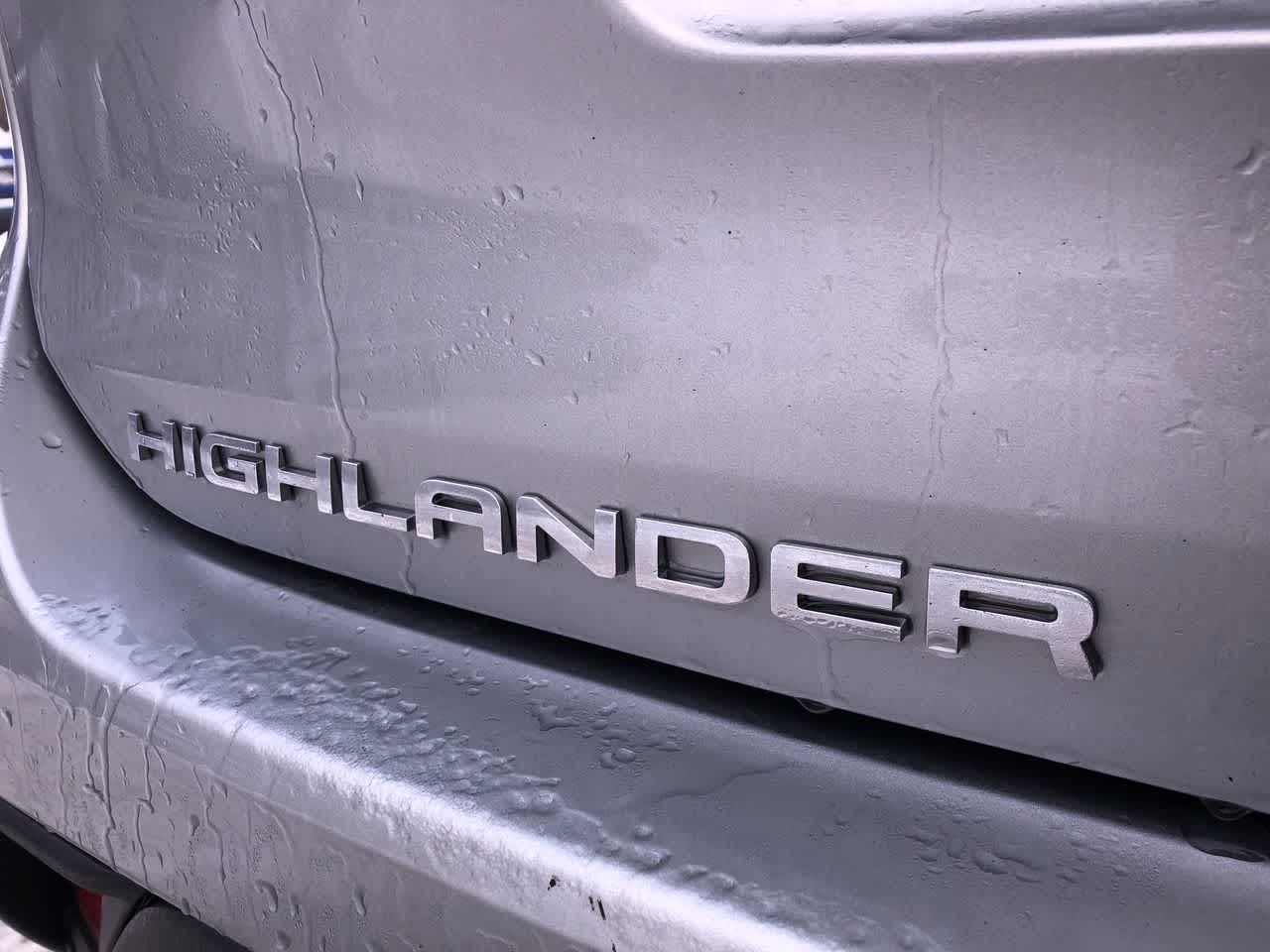 Thumbnail: 2023 Toyota Highlander - 18