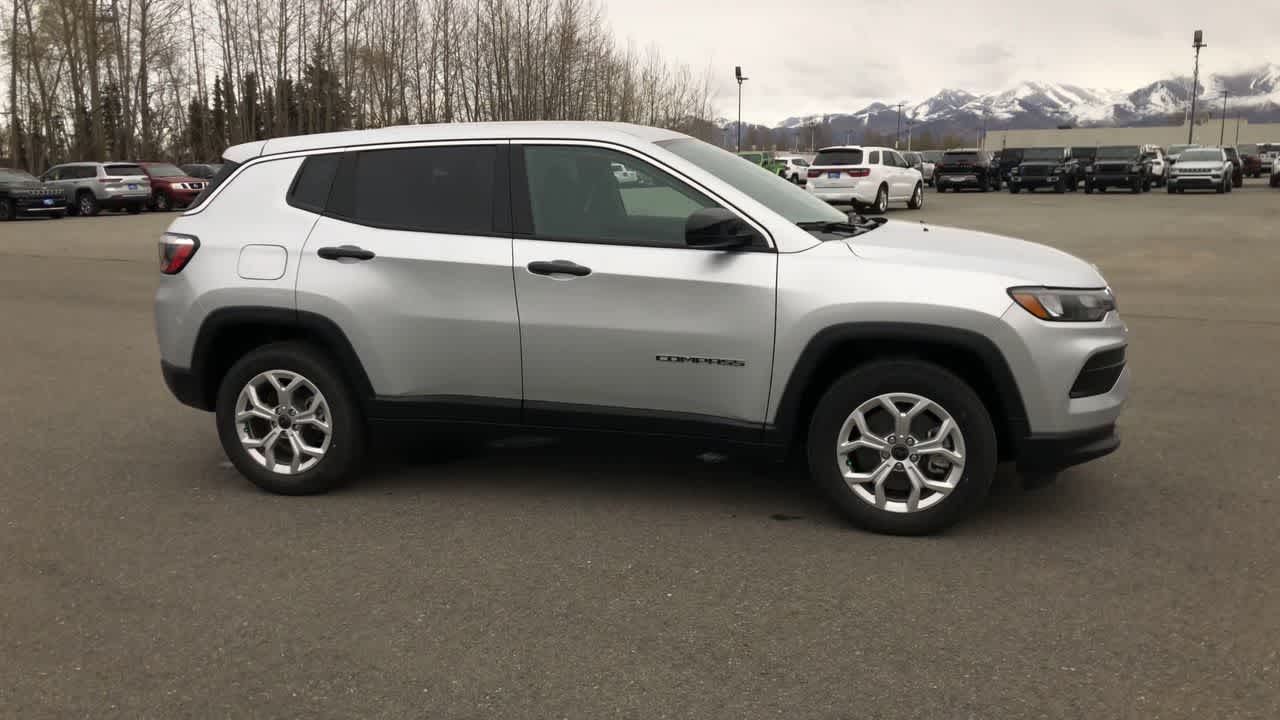 Thumbnail: 2025 Jeep Compass - 17