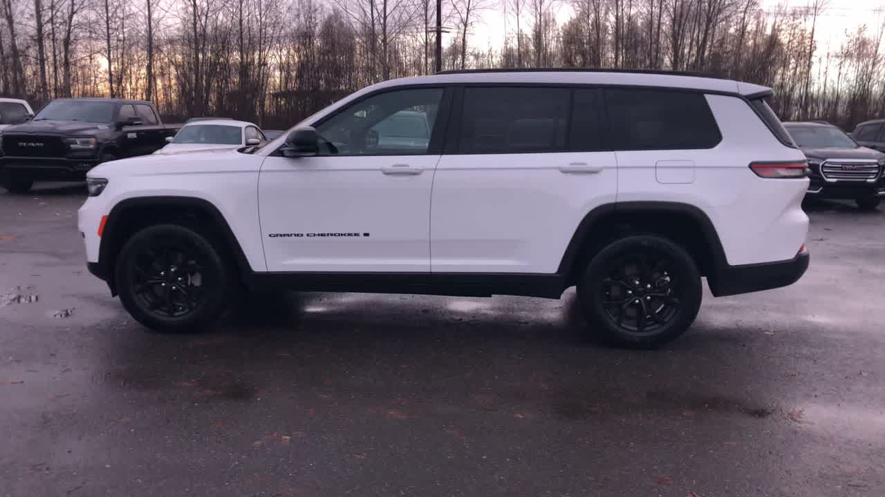 Thumbnail: 2024 Jeep Grand Cherokee L - 7