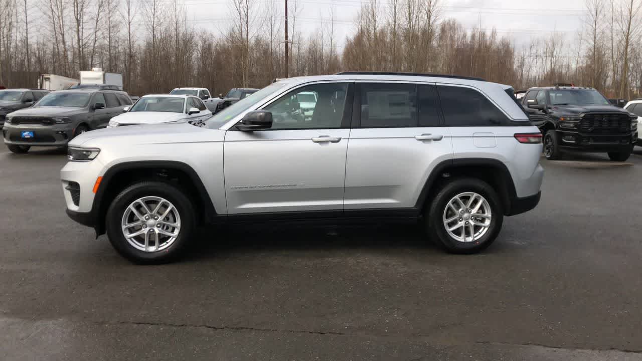 Thumbnail: 2025 Jeep Grand Cherokee - 7